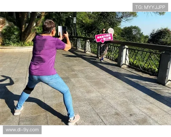 鑫威体育足球助力青少年成长打造全民健康运动新风尚